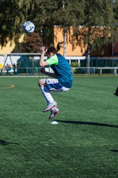 Bild 9 - B-Juniorinnen SV Henstedt Ulzburg - SG Weststeinburg : Ergebnis: 4:0